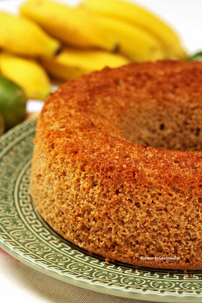 Deliciosa receita de bolo saudável de banana e aveia sem adição de açúcar ou adoçante