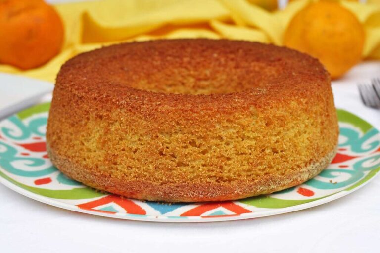 Delicioso Bolo de Fubá com Toque de Laranja e Aveia Preparado no Liquidificador