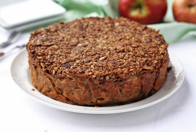 Delícia de Torta de Maçã com Aveia e Doçura do Açúcar Mascavo